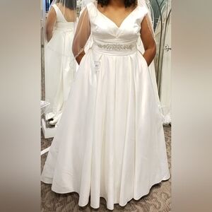 David's Bridal Wedding Gown